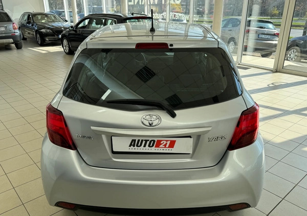 Toyota Yaris cena 37500 przebieg: 142578, rok produkcji 2015 z Częstochowa małe 497